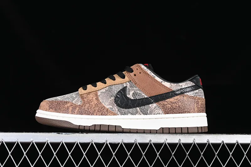 All categories Nk SB Dunk series Nk SB Dunk Low low-top sneakers Nk Dunk Low limited edition snake pattern mocha SB low-top casual skateboard shoes FJ5434-120